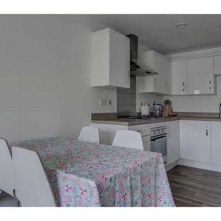 Large, Spacious And Modern Apt For 4 In Manchester Eksteriør billede