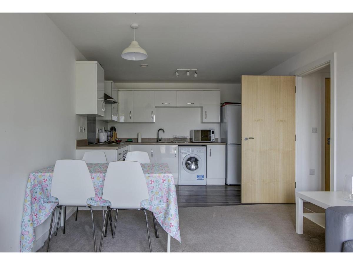 Large, Spacious And Modern Apt For 4 In Manchester Eksteriør billede