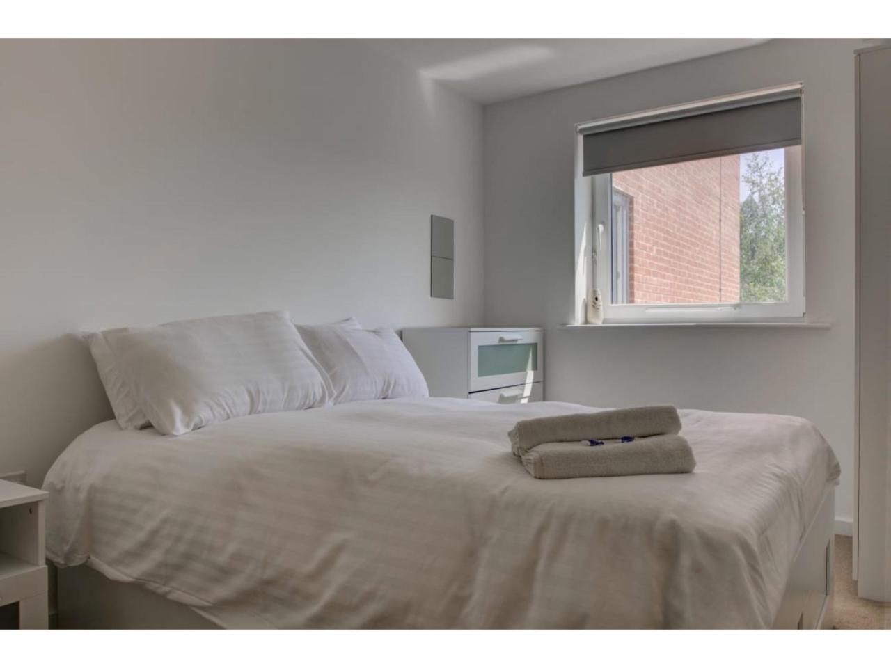 Large, Spacious And Modern Apt For 4 In Manchester Eksteriør billede
