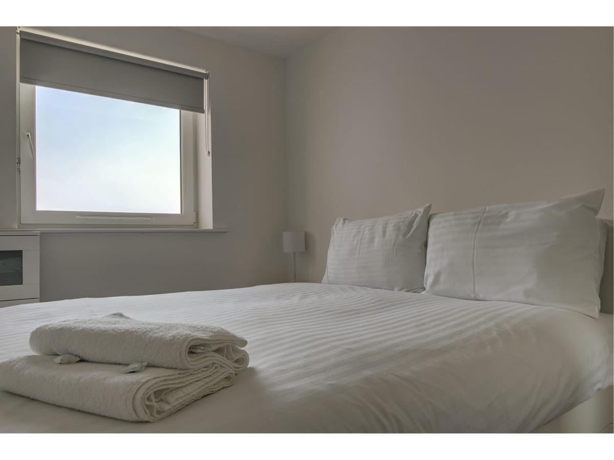 Large, Spacious And Modern Apt For 4 In Manchester Eksteriør billede
