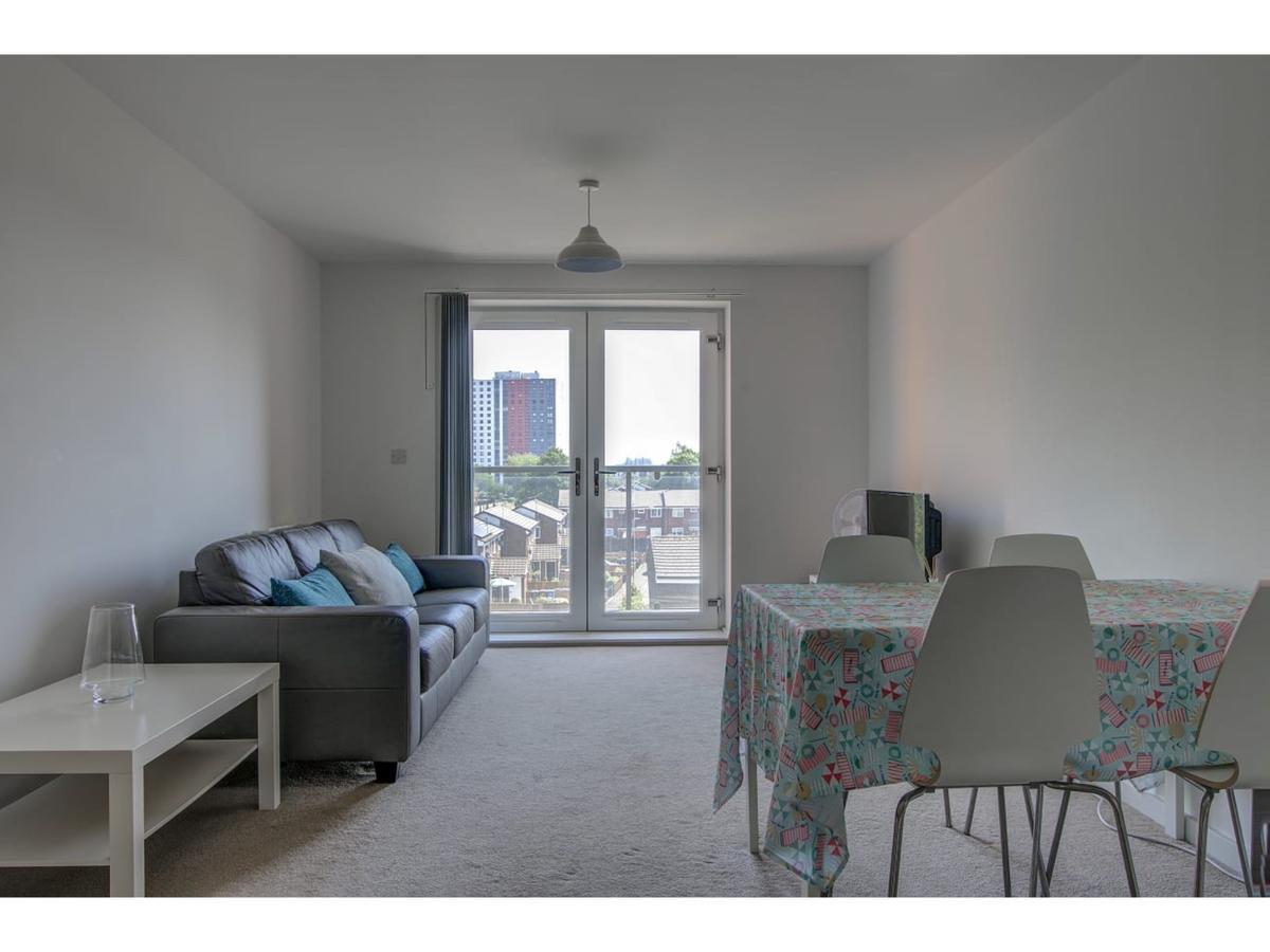 Large, Spacious And Modern Apt For 4 In Manchester Eksteriør billede